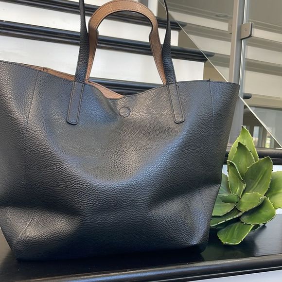 tote bag extra large shoulder bag  like new back and tan - Picture 3 of 8